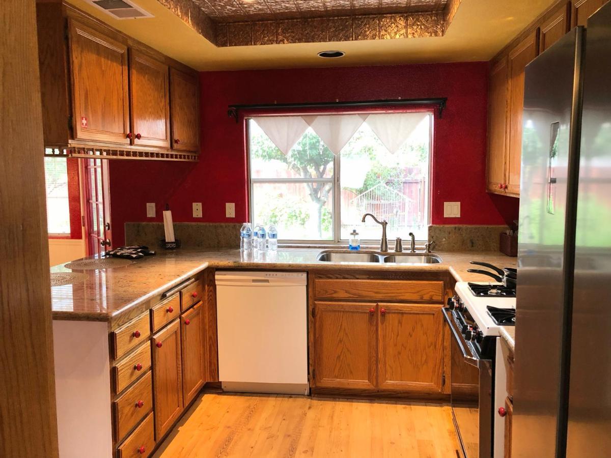 Vineyard Vista Suite With Tv And Private Bathroom Hemet Exteriör bild
